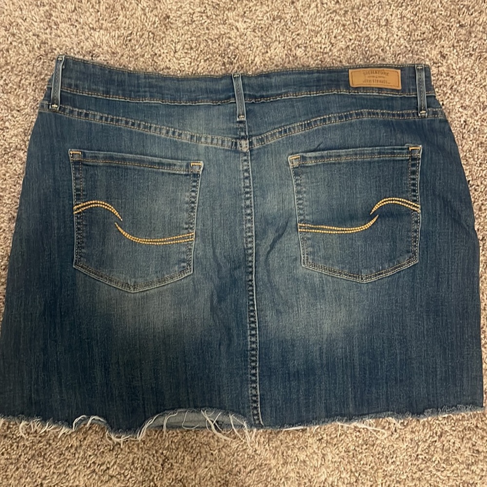 Levi’s Stretch Denim Skirt with frayed hem Sz 16 - Picture 2 of 4